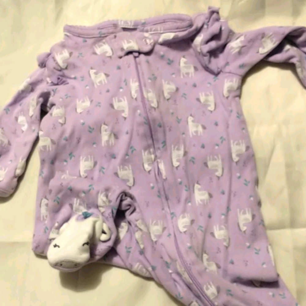 0 to 3 Baby girl sleepers.